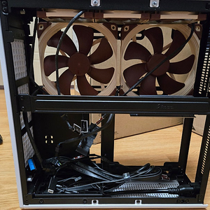 Fractal Design Ridge 프랙탈 릿지 화이트 풀박스 판매합니다~