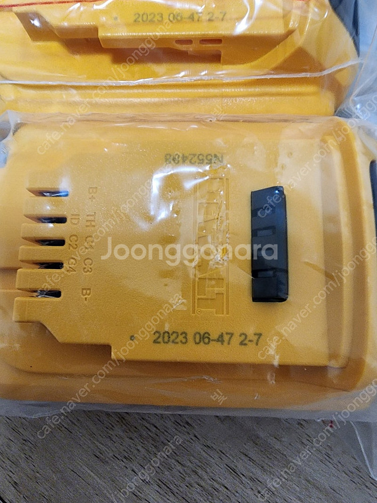 디월트 배터리 5AH 팝니다--4
