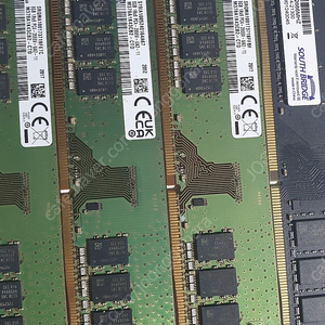 삼성 ddr4 램 8기가 3개, 사우스브릿지 (삼성칩) 8기가 1개