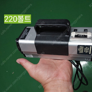 Spectroline ENF-240C/FE UV Hand Lamp 형광 물질 검사기