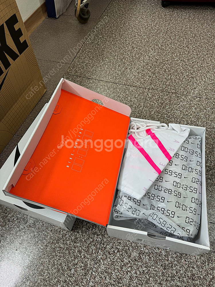 나이키 알파플라이3 240사이즈 하이퍼핑크 퍼플 팝니다...--1