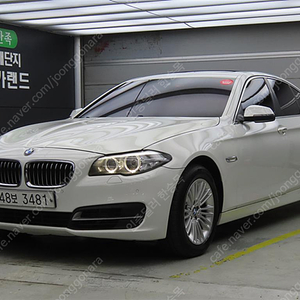 BMW5시리즈 (F10) 520d xDrive중고차 할부 리스 카드 저신용자 전액할부 가능합니다