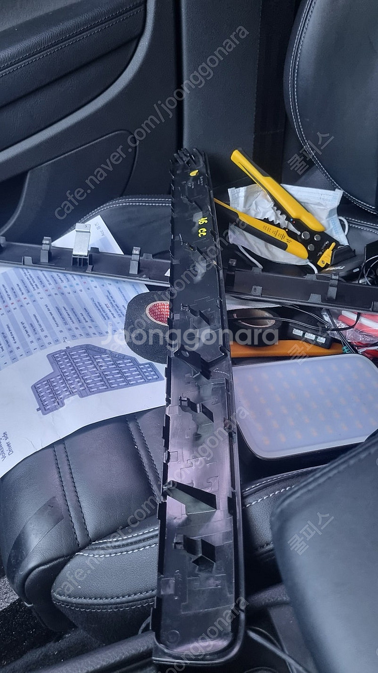 파사트 CC 대쉬보드 라인 조수석 판매합니다--1