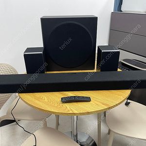 삼성 프리미엄 사운드바 hw-Q950T+리어 스피커 팝니다. 돌비애트모스 hw-q930d 보다 상위모델