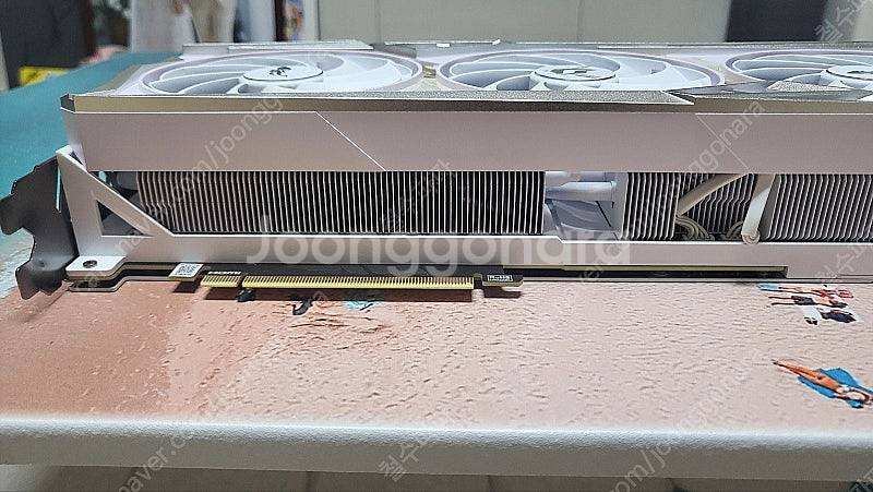 컬러풀 Rtx 4070ti super vulcan 용칸--1