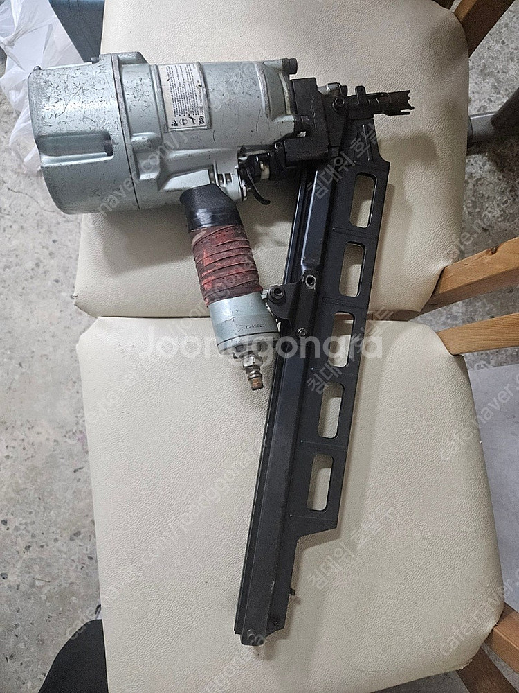 히타치 타정기 팝니다....--1