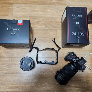 루믹스 s5 박스 풀셋 (1천 컷), 20-60mm, 24-105mm, 추가 호환 배터리, 스몰리그케이지 판매합니다 (개인)