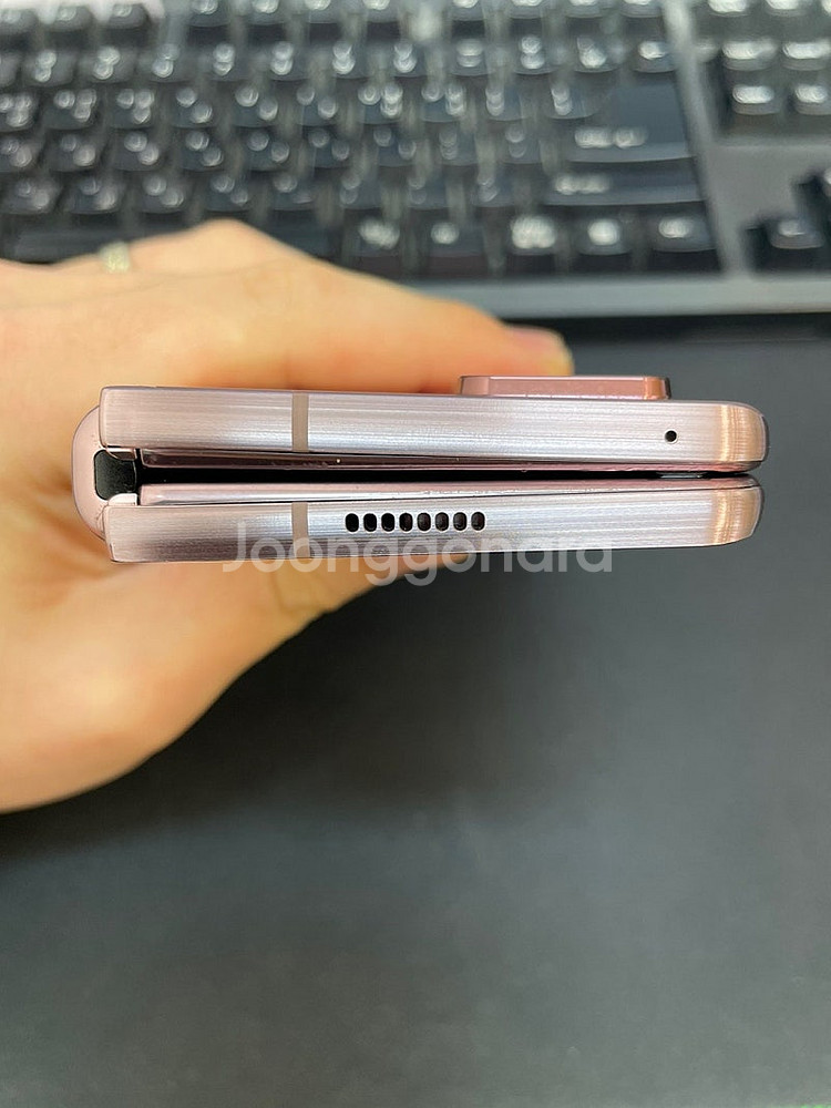 갤럭시Z폴드2 브론즈 256GB 상태좋은 중고29만팝니...--4