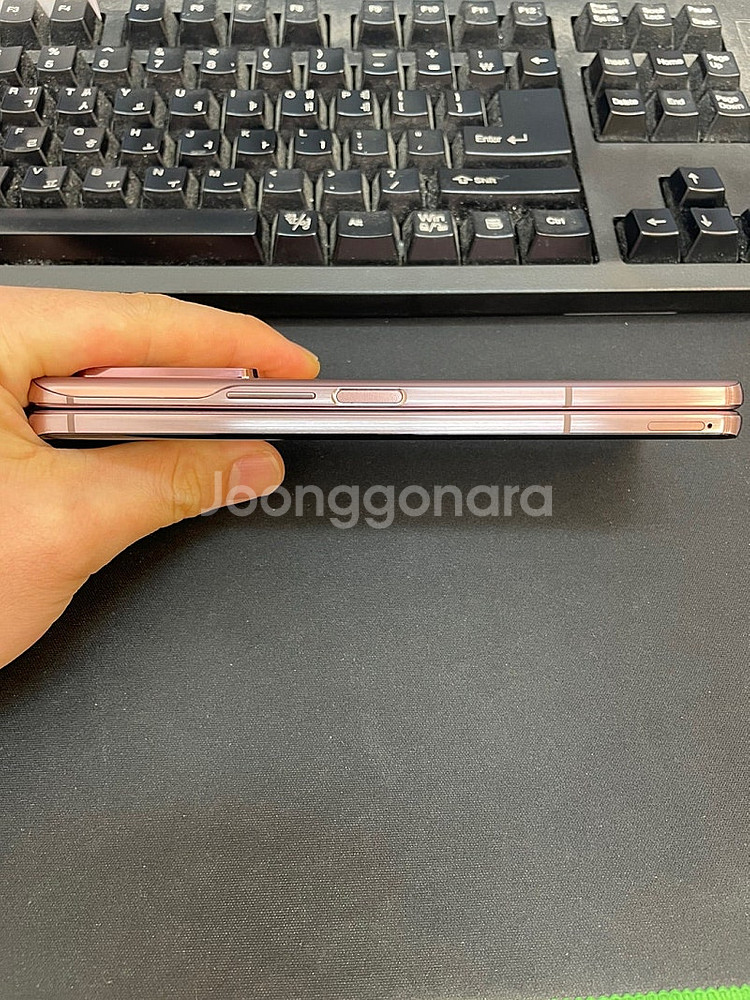 갤럭시Z폴드2 브론즈 256GB 상태좋은 중고29만팝니...--5