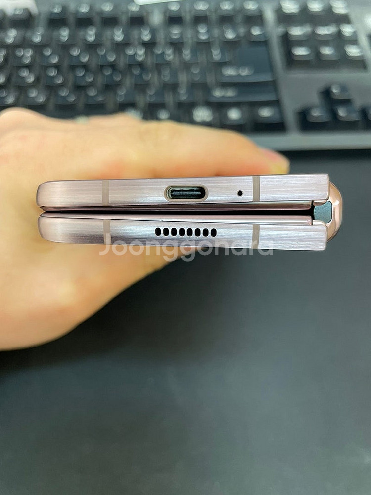 갤럭시Z폴드2 브론즈 256GB 상태좋은 중고29만팝니...--6