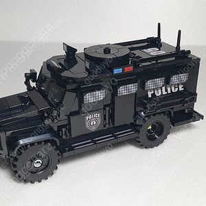 레고 BrickDesigners Armored Truck Police (완성품) 팝니다.