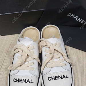 (새제품) 로고 캔버스 뮬 슬리퍼 스니커즈