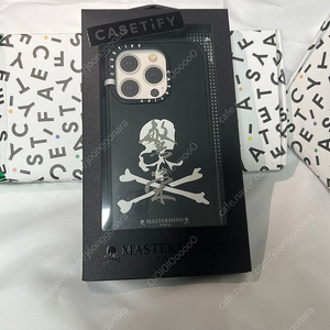 [Casetify] 케이스티파이 Black Skull 아이폰 15 pro 케이스 미개봉 새상품