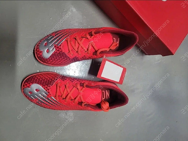 박스채 새상품 풋살화 뉴발란스 220--1