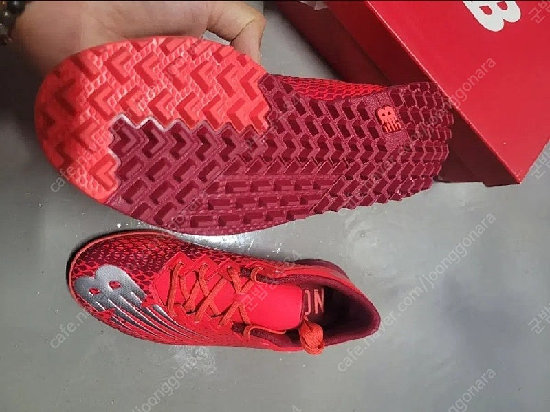 박스채 새상품 풋살화 뉴발란스 220--2