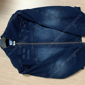 아더에러 펠터 자켓 L사이즈 판매합니다.