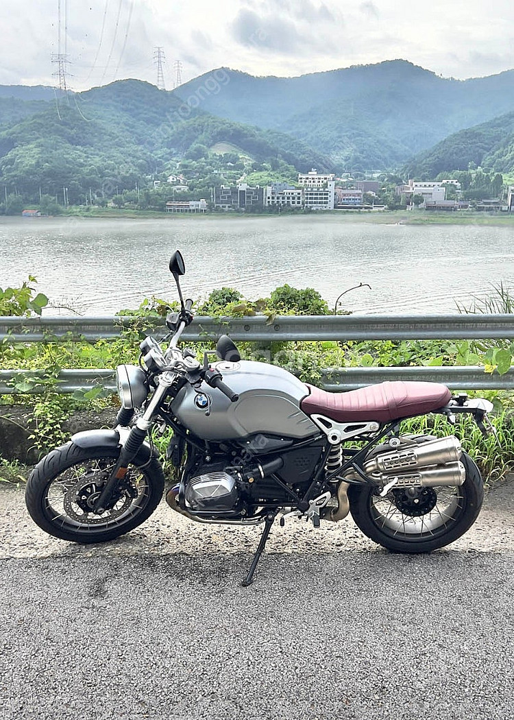 23년식 BMW R9T 스크램블러 신차급 판매합니다.(...--1