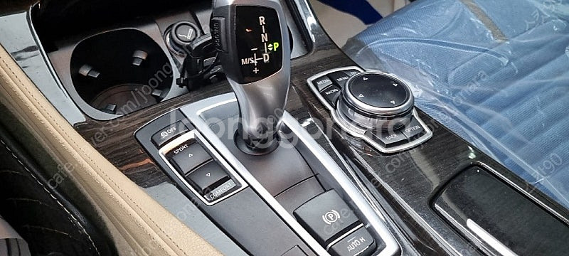 bmw 520d 화이트바디 화이트시트 조합 급매--8