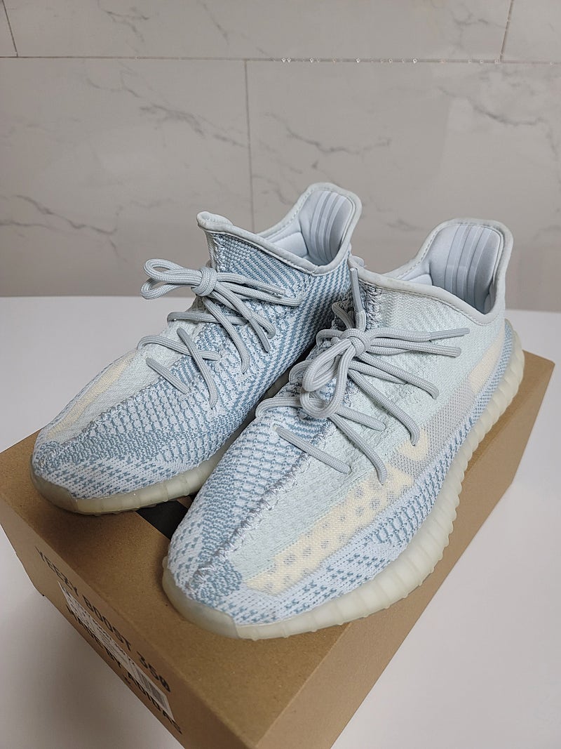 이지부스트350 클라우드화이트 275size | 중고나라 - 안심되는 중고거래