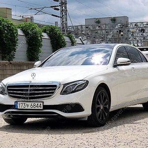 벤츠E-클래스 W213 E300 4MATIC 익스클루시브★여유자금★전액할부★저신용할부★신용회복★매입★대차★수출★