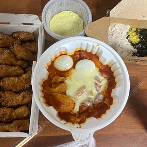 네네치킨 양념반 후라이드반 팔아요