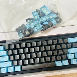 GMK67 블랙 베어본 팔아요