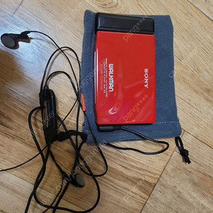 소니 워크맨 wm-702 레드 팝니다.