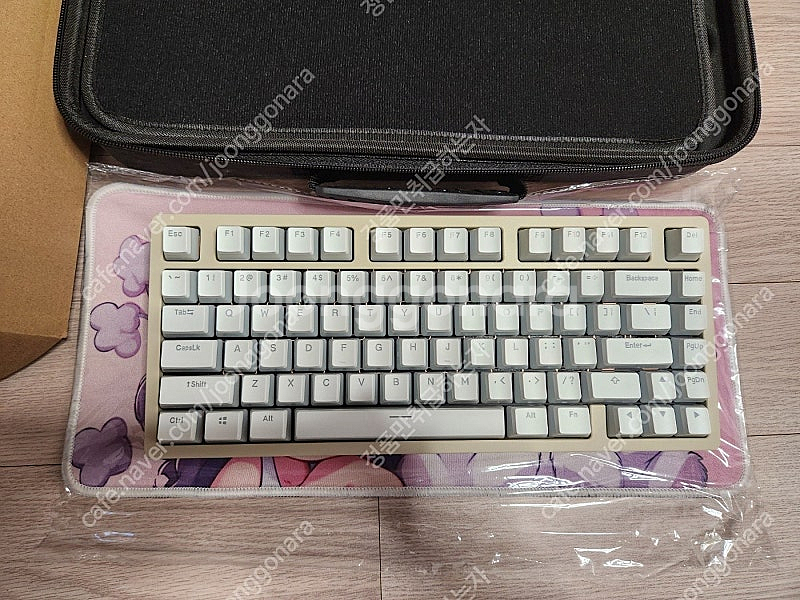 MKC75 밀키화이트/골드 팝니다--1