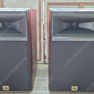 JBL S400 북쉘프 스피커입니다.