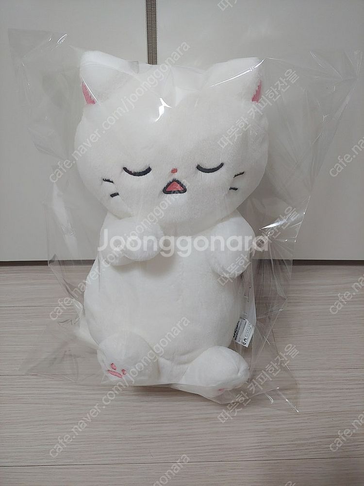 냐한남자 잠자는 춘배 민수 나비 중형 인형 새거 팔아요--8