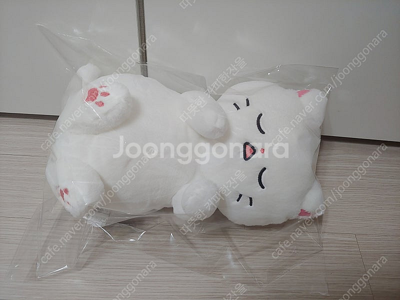 냐한남자 잠자는 춘배 민수 나비 중형 인형 새거 팔아요--9