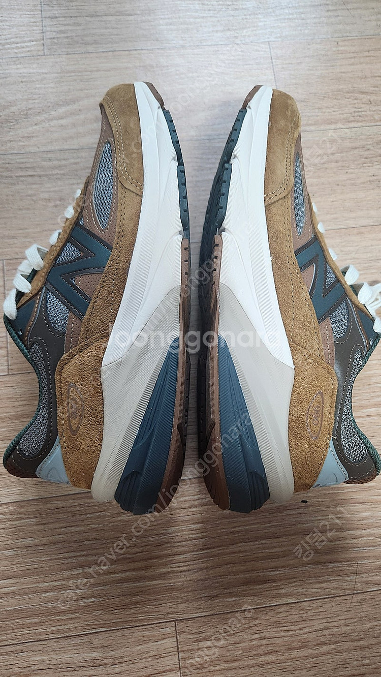 뉴발란스 990V6 칼하트 255사이즈--4