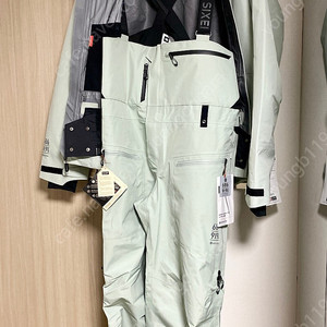 686 GORE-TEX 3L ATV _DUSTY SAGE (686 글라셔 고어텍스 ATV 3L 보드복)