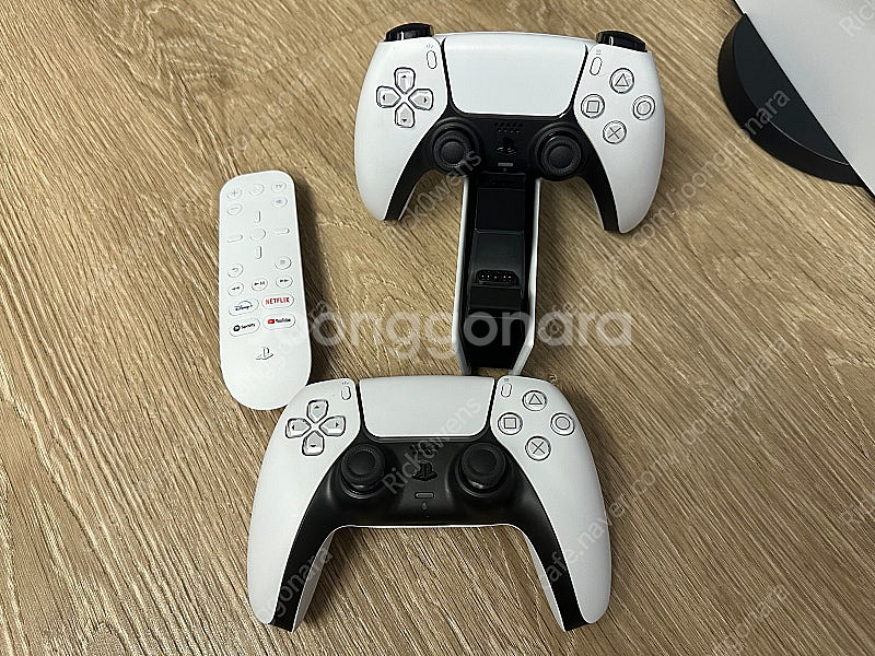 PS5 플스5 디지털 에디션 +추가 듀얼센스+무선헤드셋...--4