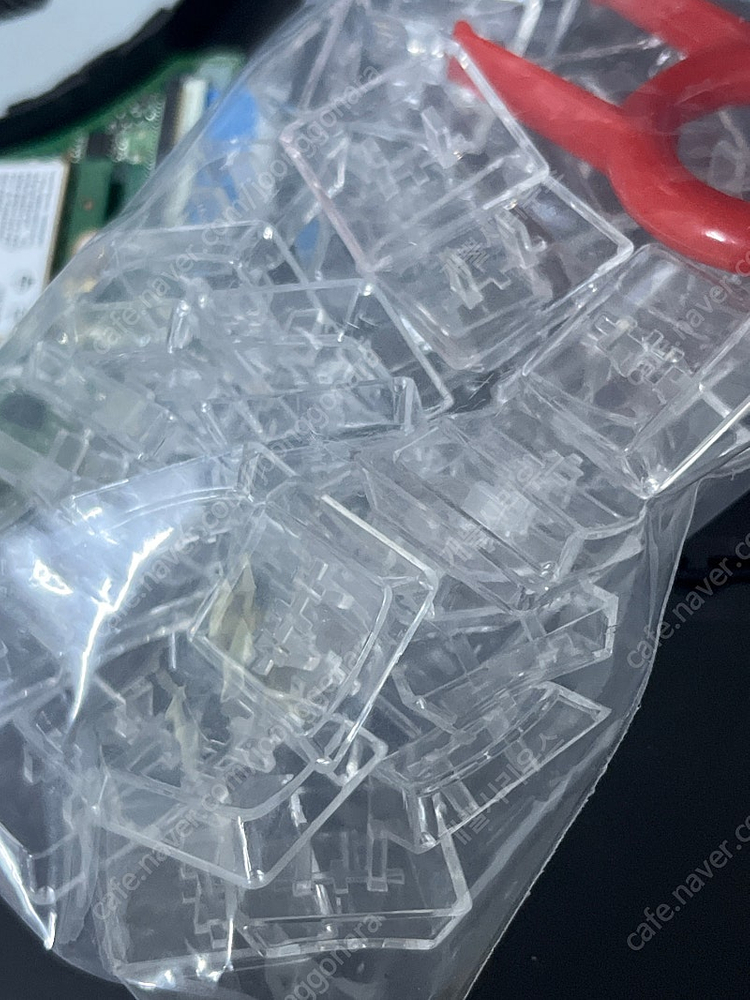 [미사용] 카일 초콜릿 로우프로파일 투명 키캡--1