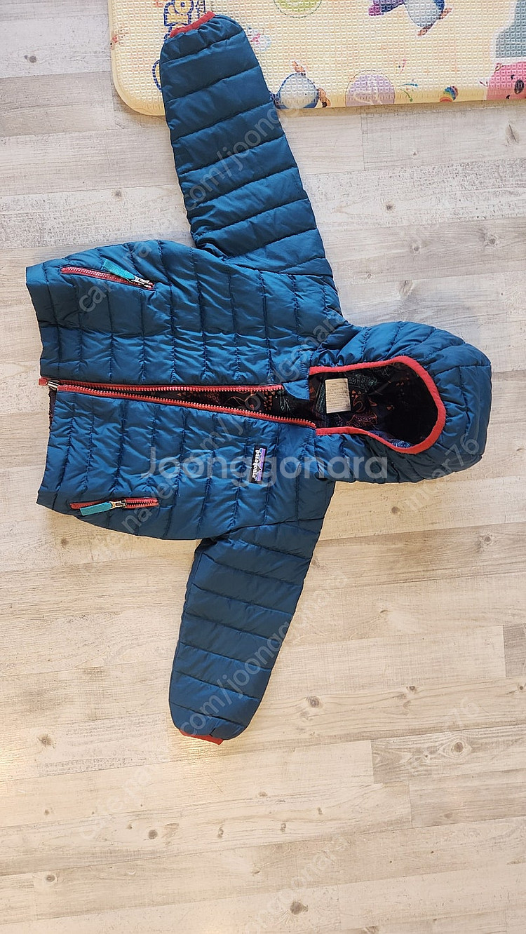 파타고니아 패딩 2T--0