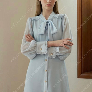 아린,김세정,신비 착용) 모어댄라이크 FRILL BUTTON RIBBOEN DRESS