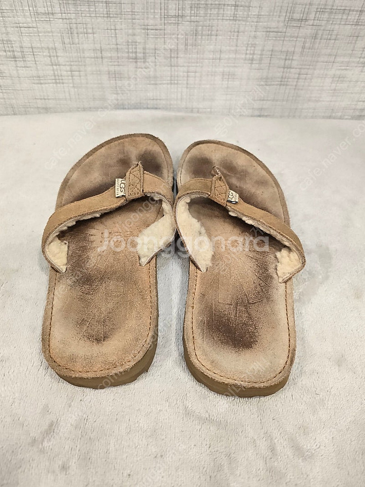 UGG 어그 양털 쪼리 슬리퍼 250--2