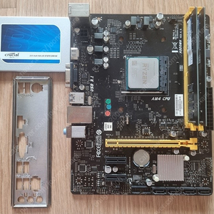 AMD 라이젠 메인보드(A320MH), 3 2200G, ssd 250G(윈도우10설치) 램 16gb