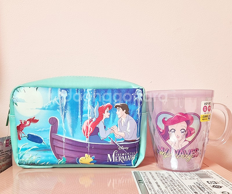 다이소 인어공주 컵+ 파우치 (택o, 미사용)--0