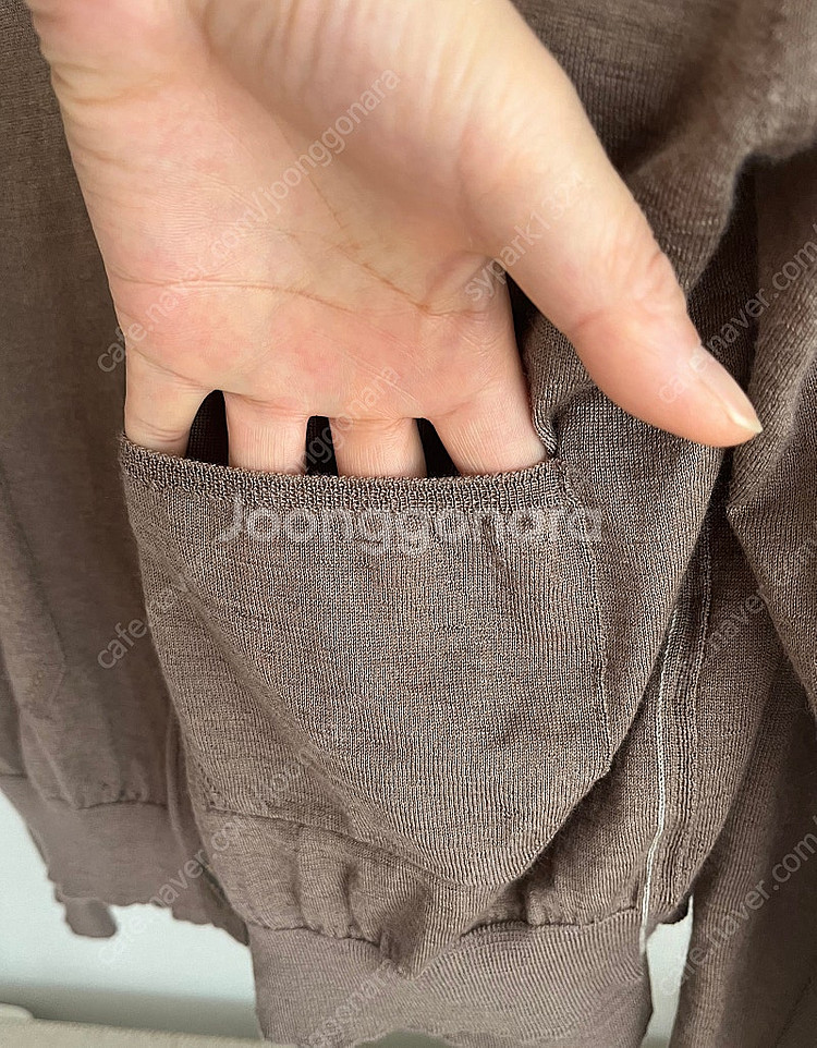 더캐시미어 실크 컨트라스트 스티치 니트 가디건--6