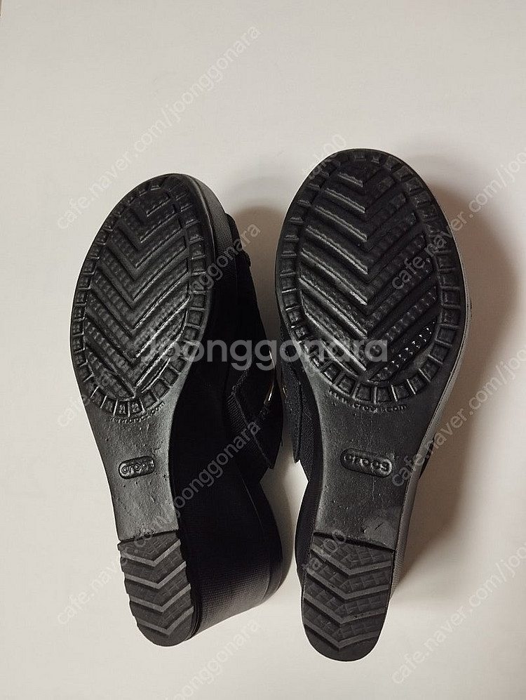 크록스 레이웨지 X스트랩 메탈 블록 슬리퍼w6 230--3