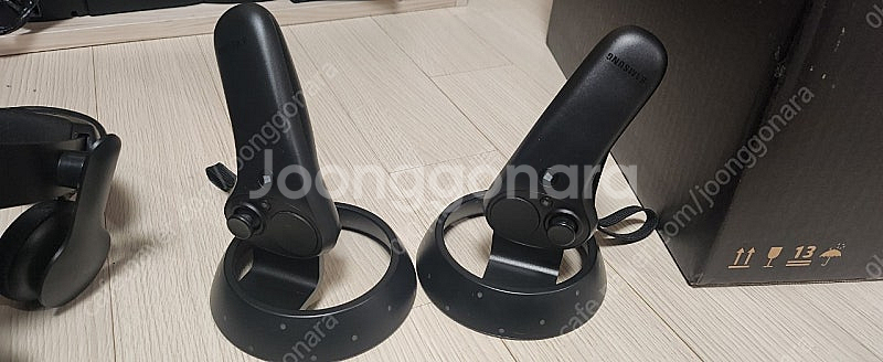삼성 VR HMD 오딧세이+ 팝니다--2