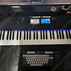 NI KOMPLETE KONTROL S61Mk2 미디키보드 판매합니다