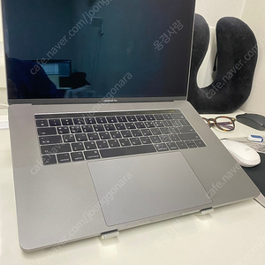 맥북프로 15인치, 2017, 16기가 램, 256SSD, i7