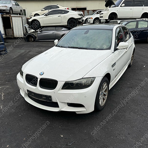 BMW E90 E바디 320i 후기형 부품차 각개합니다 M범퍼,FRM,데후,휀다,운전석 조수석 헤드라이트,후미등,테일램프,내장재,공조기,본넷,트렁크,사이드미러,안드로이드올인원,시트