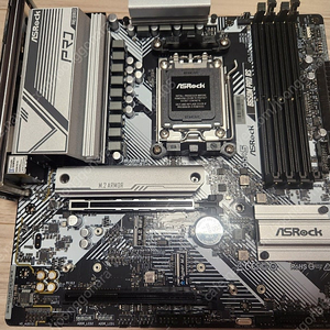 asrock b650m pro rs 메인보드 팝니다.