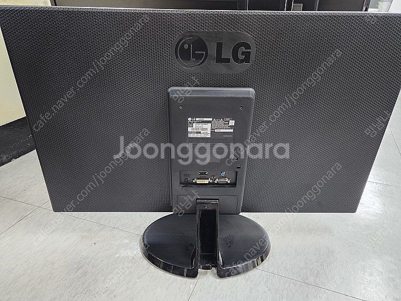 LG 모니터 4만원에 판매합니다 (상태 좋아요)--1