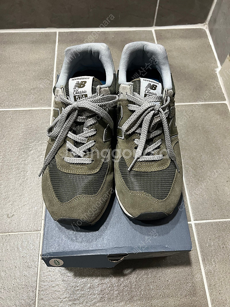 뉴발란스 574 올리브 270사이즈--3