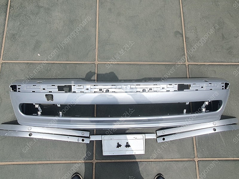BMW E39 범퍼 팜 (몰딩,번호판,센서 포함 한대분...--1